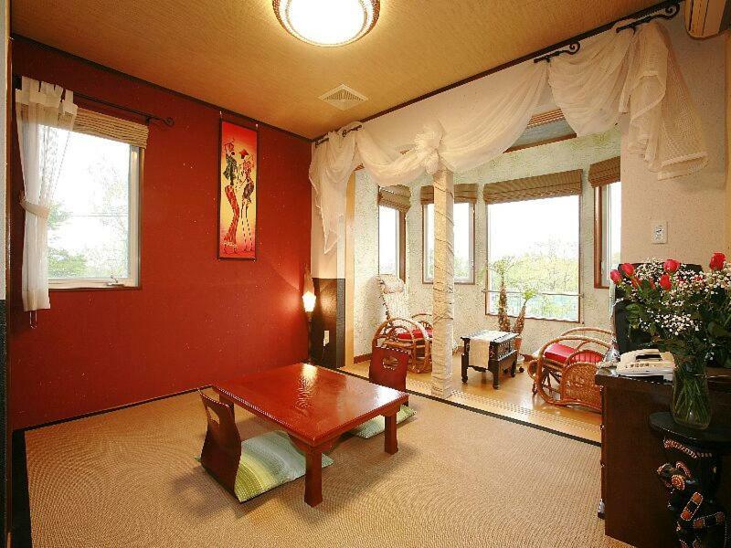 Scotch Court Hotel Насу Екстериор снимка
